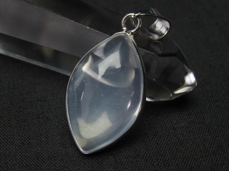 ミルキークォーツ  ペンダント 