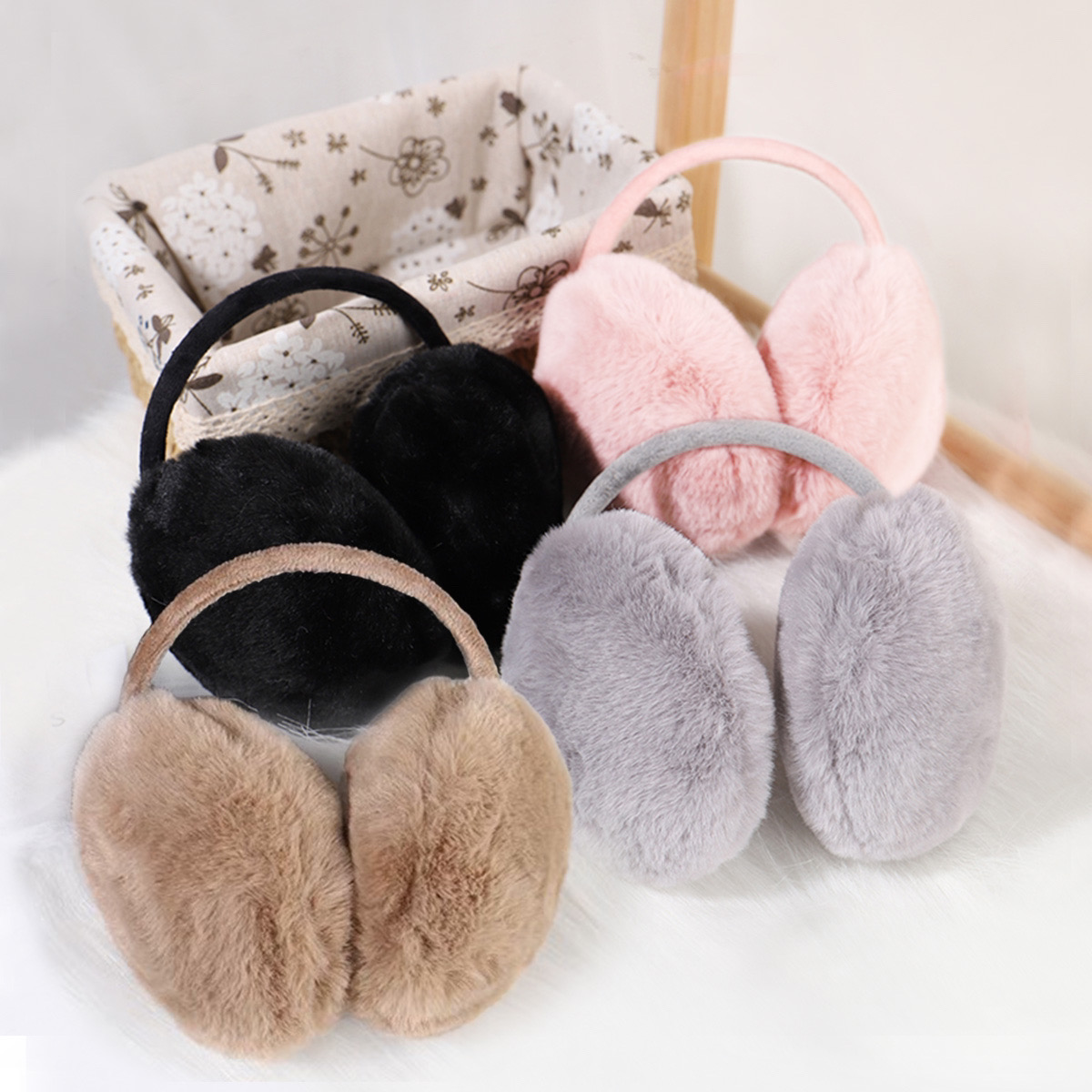  earmuffs lady's earmuffs ear present . protection against cold . manner child child Kids fur warm pretty stylish 