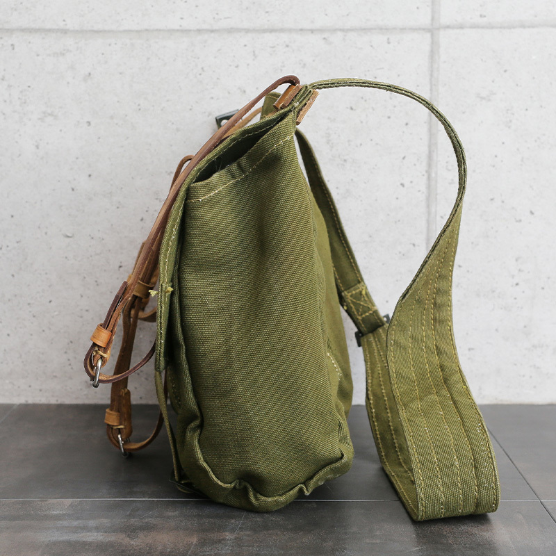  the truth thing USED Roo mania army VINTAGE bread bag leather strap equipped shoulder bag military army mono [ coupon object out ][I]