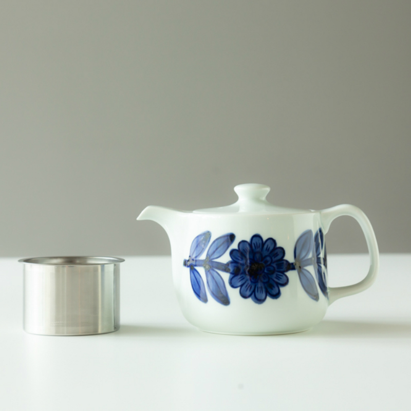  wave . see . west mountain kiln Daisy daisy teapot small ( tea .. attaching ) blue blue Japanese-style tableware pot small teapot marriage festival drawing out thing gift celebration inside festival tea tea utensils 