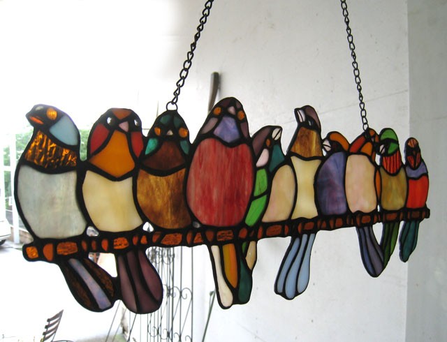 ステンドガラス 飾り枝に並ぶ鳥 小鳥 鳥 壁掛小物 玄関 壁掛 おしゃれ