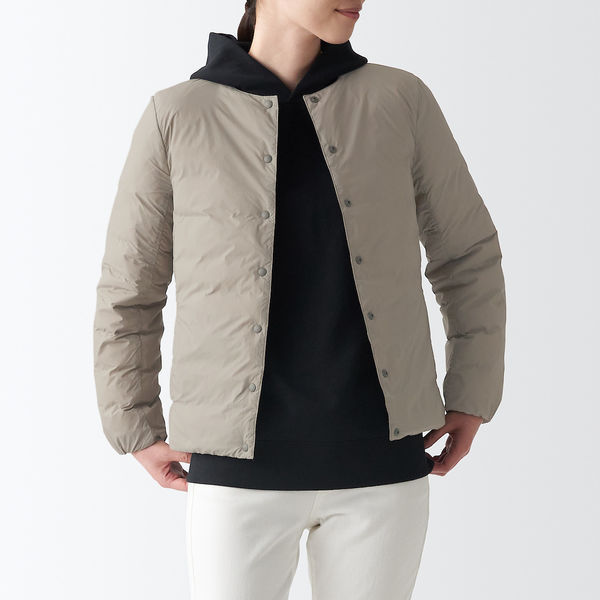 無印良品 軽量ポケッタブルダウンジャケット 婦人 S ライトベージュ