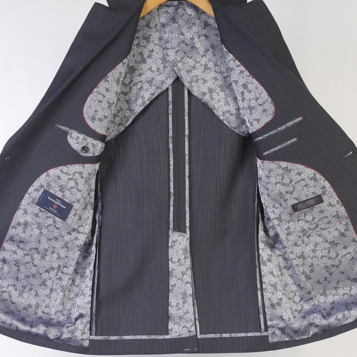 スーツ ErmenegildoZegna ゼニア TROPICAL トロピカルノータック スリム ビジネススーツ メンズ本水牛釦使用 チャコールグレーストライプ 39000 tRS9027 :trs9027:洋服倉庫!店 通販 スーツ ErmenegildoZegna ゼニア TROPICAL トロピカルノータック スリム ビジネススーツ メンズ本水牛釦使用 グレーチェック 39000 tRS7024