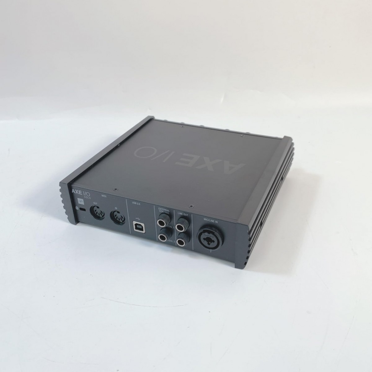 IK Multimedia AXE I/O Solo гитара предназначенный аудио интерфейс z-tone волновое сопротивление 2 in / 3 наружный 