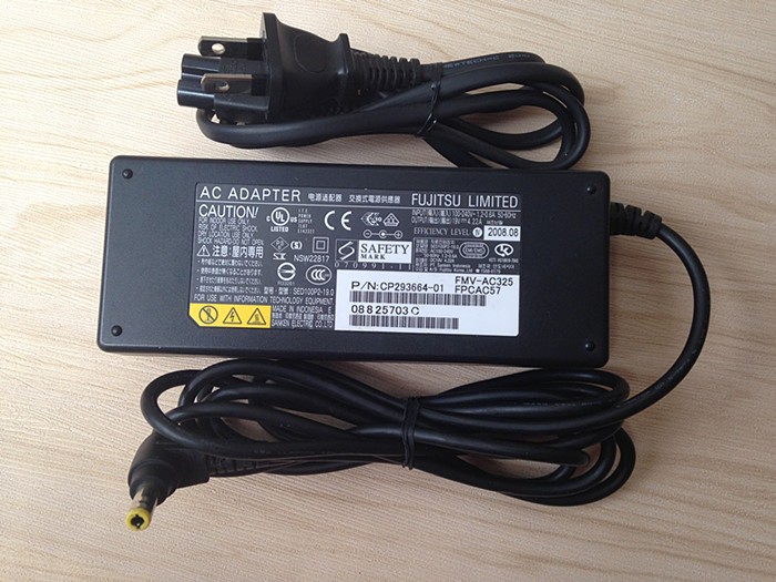 # б/у прекрасный товар # оригинальный Fujitsu Fujitsu FMV-A8295 FMV-A8390 FMV-A8255 FMV-A8260 AC адаптор 19V 4.22A