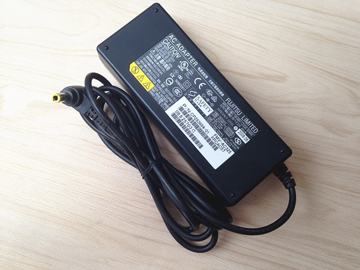 # б/у прекрасный товар # оригинальный Fujitsu Fujitsu FMV-A8295 FMV-A8390 FMV-A8255 FMV-A8260 AC адаптор 19V 4.22A