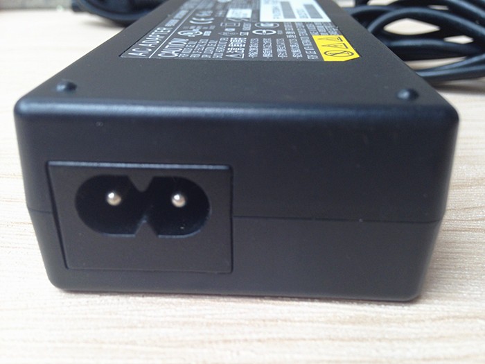# б/у прекрасный товар # оригинальный Fujitsu Fujitsu FMV-A8295 FMV-A8390 FMV-A8255 FMV-A8260 AC адаптор 19V 4.22A