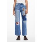 パッチワークデザインのデニムパンツ