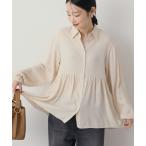 サテンティアードブラウス