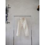 ステッチ　カラー　デニム　パンツ　ベージュ　美脚　