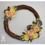 ピーチ色と淡いイエローのバラ　カラフルなプリザーブドフラワーリース　ギフト プレゼント 誕生日