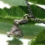 Yahoo! Yahoo!ショッピング(ヤフー ショッピング)ぴょんぴょんと飛び回るウサギのシルバーネックレス プレゼント