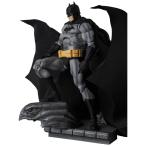 ショッピングフィギュア マフェックス No.126 MAFEX BATMAN “HUSH” BLACK Ver.（再販）[メディコム・トイ]【送料無料】《発売済・在庫品》