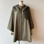 ショッピングSALE品 【30％OFF SALE】アルベロベロ(Alberobello)オレボレブラぶたさん刺繍パーツ付き ポンチョタイプ コート（カーキ）【2025 AUTUMN COLLECTION】送料無料