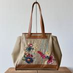 ショッピングSALE品 【10％OFF SALE】アルベロベロ(Alberobello)オレボレブラぶたさん＆フラワー刺繍入り バッグ（ベージュ）【2025 AUTUMN COLLECTION】送料無料