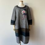 【40%OFF SALE】アルベロベロ(Alberobello)オレボレブラぶたさんアップリケ刺繍入り ウールガーゼ ワンピース(クロ)【2024 WINTER COLLECTION】送料無料