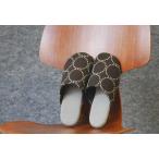 ショッピングルームシューズ デンマーク、クヴァドラ社「mina perhonenミナペルホネン」の皆川明氏がデザインした生地を使用したルームシューズ ブラウンM