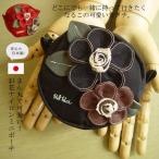 Yahoo! Yahoo!ショッピング(ヤフー ショッピング)ベルパーチ belpaci お花丸型ナイロンミニポーチ  日本製 洗える 撥水 ビニール ナイロン ポーチ 化粧ポーチ 収納  おしゃれ かわいい お化粧入れ 黒 赤