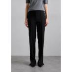 ヴァネッサ ブリューノ カジュアル