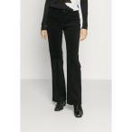 ヴァネッサ ブリューノ カジュアル