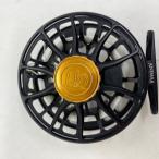 ΨΨ ROSS fly reel ani форель 7/8 царапина иметь корпус только немного царапина . загрязнения есть 