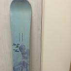 FORUM сноуборд FORUM 151cm голубой немного царапина . загрязнения есть 