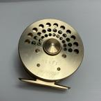 MITCHELL fly reel 7433G заметная царапина . загрязнения нет 
