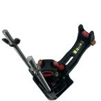  первый .. держатель для удочки la-k300 царапина . загрязнения есть 