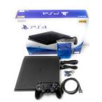 【中古】★すぐに遊べるセット★ PlayStation 4　1TB　 ジェット・ブラック  (CUH-2200BB01) 　動作確認済み