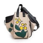 (未使用 展示品)ロエベ LOEWE ハンモック スモール ハーバリウム ショルダー ハンドバッグ ソフトグレインカーフ レザー ベージュ ブラック A538S35X34