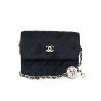 (新品・未使用品)シャネル CHANEL CC ココマーク マトラッセ ミニ チェーン ウエストバッグ ベルベット ストラス ブラック ライトゴールド金具 AP1628
