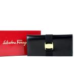 【新品同様・未使用】Ferragamo フェラガモ ヴァラ 二つ折り長財布 ブラック×ゴールド金具【IB29】