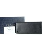 【新品同様・未使用】PRADA プラダ 二つ折り長財布 サフィアーノレザー ブラック ブランドウォレット【IU98】