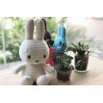 BON TON TOYS Miffy Corduroy 33cm Whiteシンプルなデザインのミッフィーぬいぐるみが登場！コーデュロイの縞模様でかわいさUP