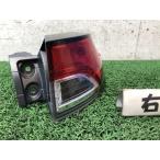 カローラクロス 3BA-ZSG10 右テールラ�