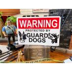「警告！護身用番犬にココは守られています」　警告サインステッカー ■ アメリカン雑貨 アメリカ雑貨