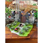 Jada　映画　ジュラシックパーク　パークゲート　ジオラマスタチュー　（ミニカー2台付属）　■　アメリカン雑貨　アメリカ雑貨