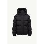 2025/26秋冬 MONCLER モンクレール メンズPIUMINO CORTO MADEIRA CON CAPPUCCIOダウンジャケット【nero 】【送料無料】【正規品】