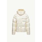 2025/26秋冬 MONCLER モンクレール メンズSERFANTO SHORT DOWN JACKET WITH HOODダウンジャケット【Bianco Avorio 】【送料無料】【正規品】