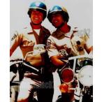 海外ドラマ『白バイ野郎ジョン&パンチ』ヘルメットをかぶる2人の写真/ラリー・ウィルコックス、エリック・エストラーダ