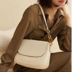 合わせやすい 高級感 牛革バッグ 新