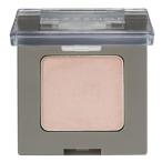 肌なじみのいいマットベージュのアイシャドウ