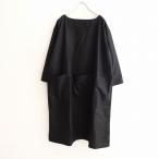 //アーメン ARMEN *ウールポリエステルボートネックBIGポケットワンピース*ブラック微起毛スモックワンピース(2-2402-488)【91C42】