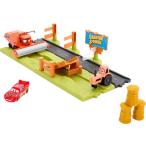 ディズニー カーズ ライトニング・マックィーン フランク トラクター 脱出レースセット カーズ おもちゃ ミニカー 輸入品