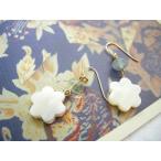 花のかたちの白蝶貝にフローライトを...