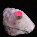 ルビー原石 パキスタン産　母岩付き　蛍光　73.2ｇ 【榎本通商59402】