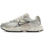 ナイキ ウィメンズV5 RNR HQ7901-104 レディースシューズ