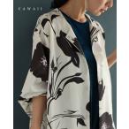 Sから2L対応 モノトーンの花を描くとろみブラウストップス