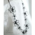 黒 影もアートにする黒花ワイヤーネックレス