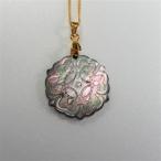 25ミリ 華のペンダント 黒蝶貝_装飾品